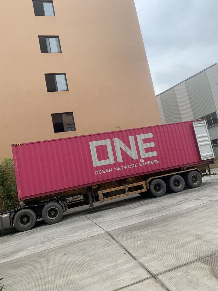 Rosa Behälter von ONE, zum Beladen mit Erwachsenenwindeln